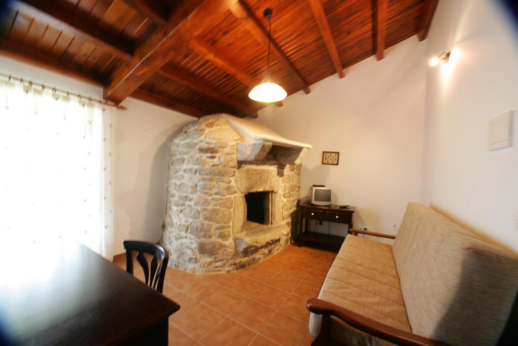 Casa Da Botica A Estrada Hostel Os Casares Δωμάτιο φωτογραφία