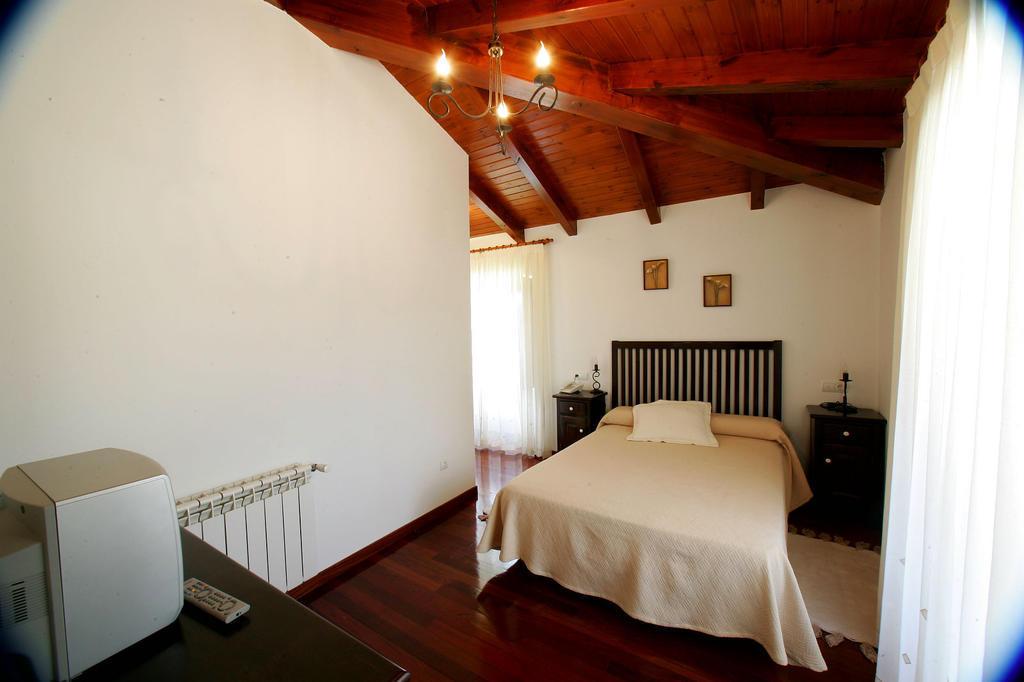 Casa Da Botica A Estrada Hostel Os Casares Δωμάτιο φωτογραφία